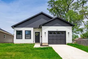 1725 Thornhill Dr, South Bend, IN 46614 - Photo 1