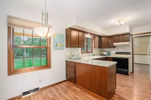 17633 Cobblestone Ct, South Bend, IN 46635 - Photo 9