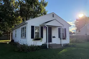 909 E Lawrence St, Mishawaka, IN 46545 - Photo 1