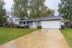 1411 Cambridge Dr, South Bend, IN 46614 - Photo 1