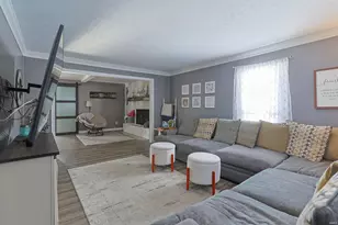 9539 Sunnyside Dr, Plymouth, IN 46563 - Photo 5