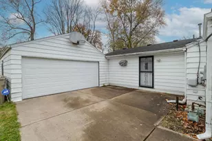 606 N Twyckenham Dr, South Bend, IN 46617 - Photo 29