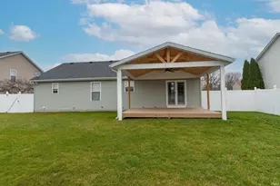 501 Shepherds Cove Dr, Osceola, IN 46561 - Photo 27
