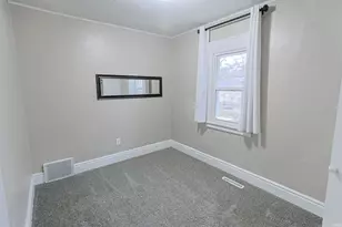 930 S 34th St, South Bend, IN 46615 - Photo 17