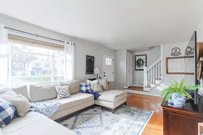 910 W Lawrence Street, Mishawaka, IN 46545 - Photo 3