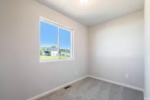 405 Somerfield Dr, Lakeville, IN 46536 - Photo 5