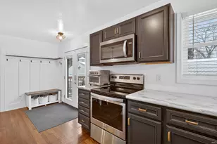 52424 Scott St, South Bend, IN 46637 - Photo 11