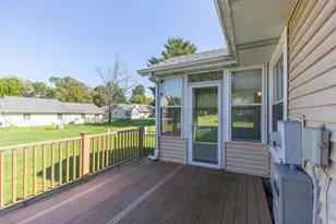 18391 Crownhill Dr, South Bend, IN 46637 - Photo 33