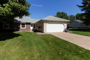 18391 Crownhill Dr, South Bend, IN 46637 - Photo 1