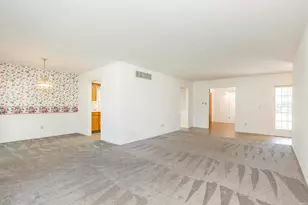 18391 Crownhill Dr, South Bend, IN 46637 - Photo 7