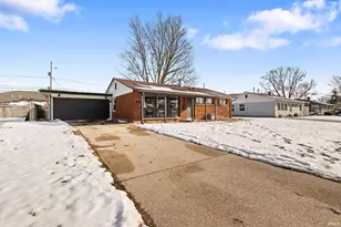 924 Whitehall Dr, South Bend, IN 46615 - Photo 3