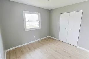 23133 Brick Rd, South Bend, IN 46628 - Photo 15