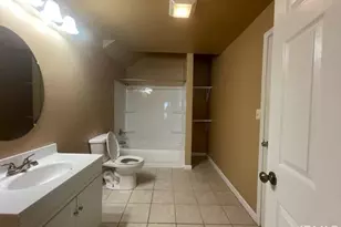 411 Studebaker St, South Bend, IN 46628 - Photo 11