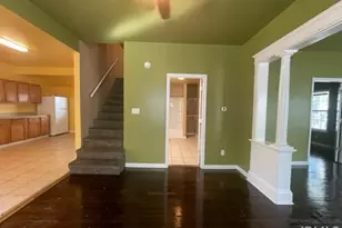 411 Studebaker St, South Bend, IN 46628 - Photo 9