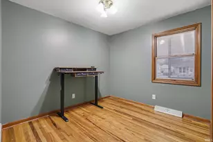 1122 Sussex Dr, South Bend, IN 46628 - Photo 5