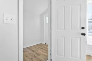 903 McPherson St, Elkhart, IN 46514 - Photo 5