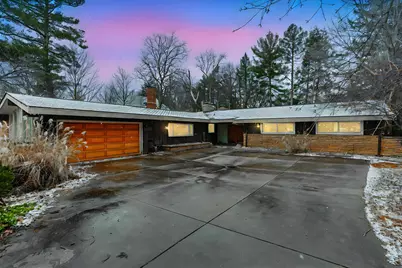 1605 E Jefferson Boulevard, South Bend, IN 46617 - Photo 1