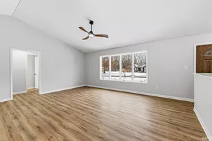 23113 Montrose Park Dr S, Elkhart, IN 46514 - Photo 5