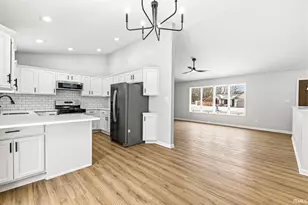 23113 Montrose Park Dr S, Elkhart, IN 46514 - Photo 7