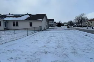 401 Sutton Ave, Kouts, IN 46347 - Photo 7