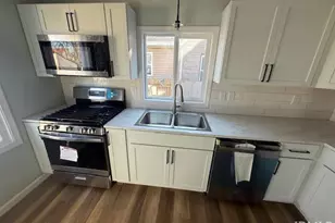 518 S Falcon St, South Bend, IN 46619 - Photo 11