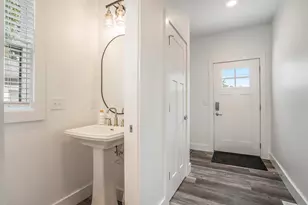 922 N Hill St, South Bend, IN 46617 - Photo 15