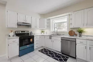 53160 Nadine St, South Bend, IN 46637 - Photo 5