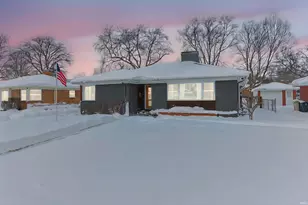 1915 Rockne Dr, South Bend, IN 46617 - Photo 1