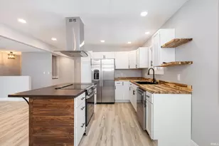 30068 Westlake Dr, Elkhart, IN 46514 - Photo 5