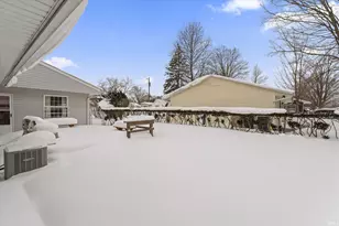 1225 Manchester Dr, South Bend, IN 46615 - Photo 31