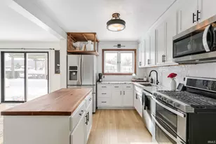 3630 Evesham Ct, South Bend, IN 46614 - Photo 7