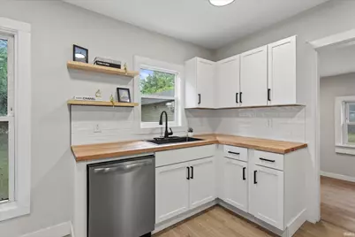 1434 E 4th Street, Mishawaka, IN 46544 - Photo 3
