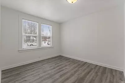 52128 Helmen Avenue, South Bend, IN 46637 - Photo 5