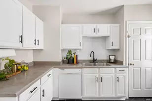 1016 Division St, Mishawaka, IN 46545 - Photo 11