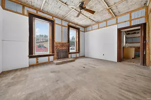 732 Barclay St, Logansport, IN 46947 - Photo 5