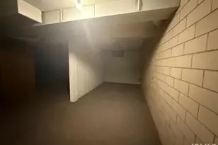 922 Milton St, South Bend, IN 46613 - Photo 11