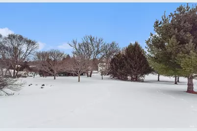 1673 N Summit Drive, La Porte, IN 46350 - Photo 25