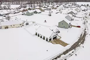 404 W Daybreak Dr, Lakeville, IN 46536 - Photo 27