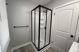 817 E Eckman St, South Bend, IN 46614 - Photo 11