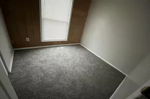 1333 Southlea Dr, South Bend, IN 46628 - Photo 9