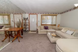 606 N Twyckenham Dr, South Bend, IN 46617 - Photo 3