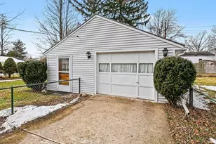 3527 Riverside Dr, South Bend, IN 46628 - Photo 3