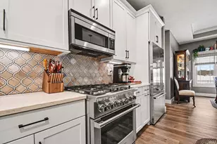 805 N Horizon Dr, Lakeville, IN 46536 - Photo 13