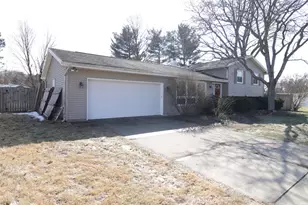 52790 Holly Ct, South Bend, IN 46637 - Photo 3