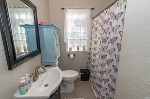 1804 E Calvert St, South Bend, IN 46613 - Photo 17