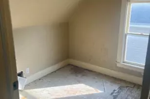 1233 Van Buren St, South Bend, IN 46628 - Photo 7