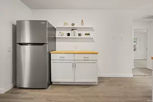 122 E Willow Dr, South Bend, IN 46637 - Photo 11