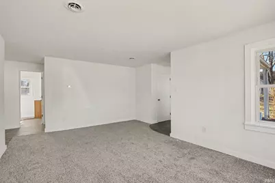 122 E Willow Drive, South Bend, IN 46637 - Photo 5