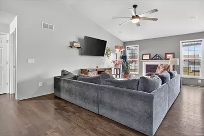 516 Loveland Pass Court, Osceola, IN 46561 - Photo 5