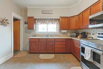 218 E Borley Avenue, Mishawaka, IN 46545 - Photo 9